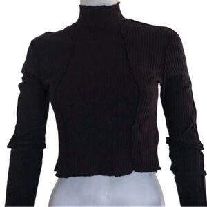 And now This Black Ribbed Mock Neck Long Sleeve Crop Top women’s Junior Small